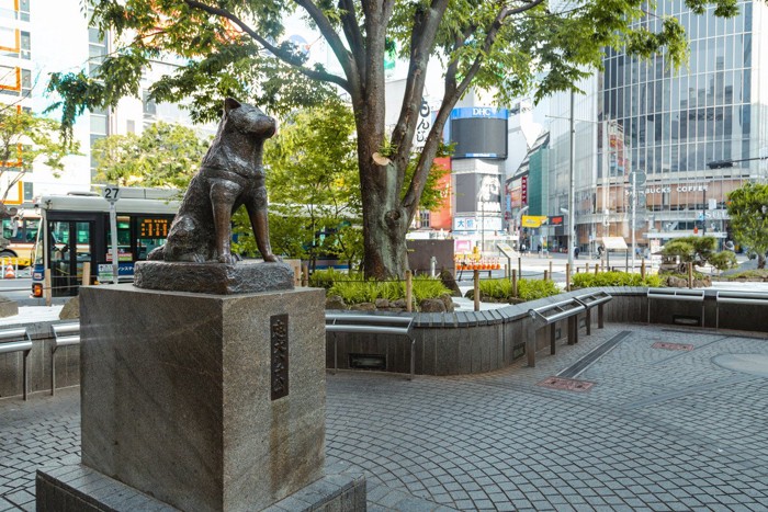 ハチ公像