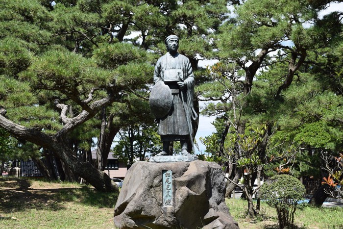 松尾芭蕉の銅像