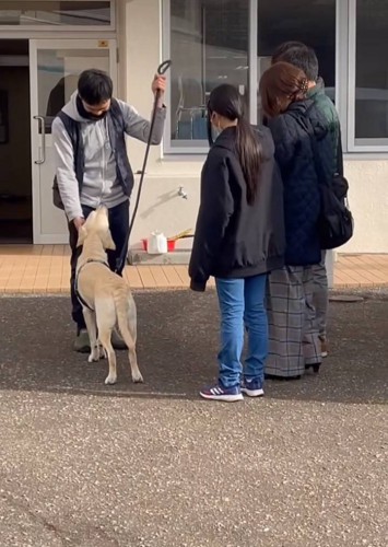 警戒心を見せないネオくん