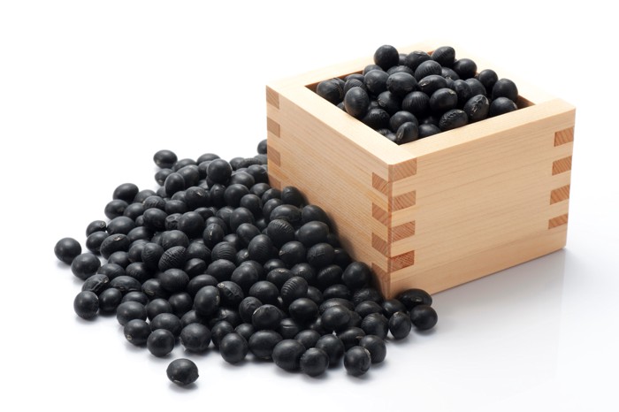 枡に入った黒豆