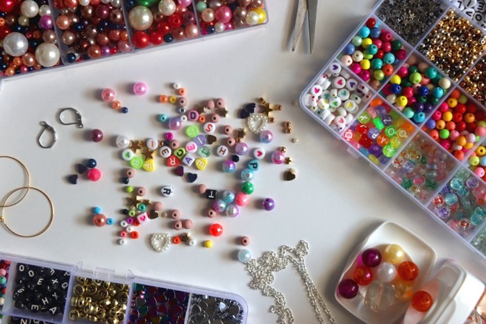 大量のビーズ