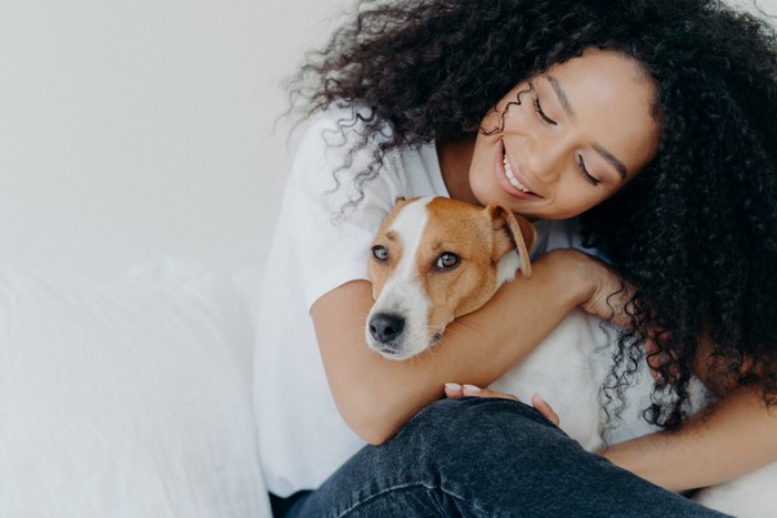 犬と女性