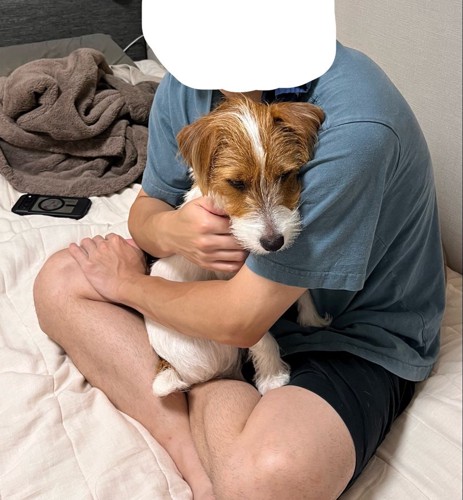 ギュッ