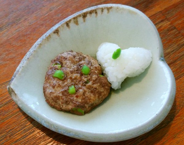 枝豆と豆腐の和牛ハンバーグ