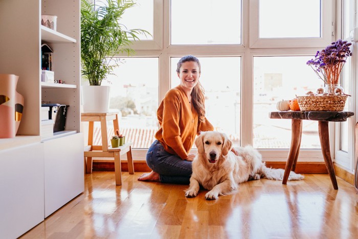 犬と女性