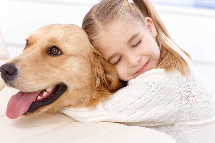 少女と犬