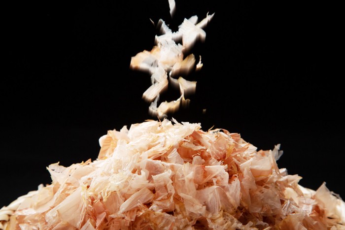 かつおぶしが舞っている様子