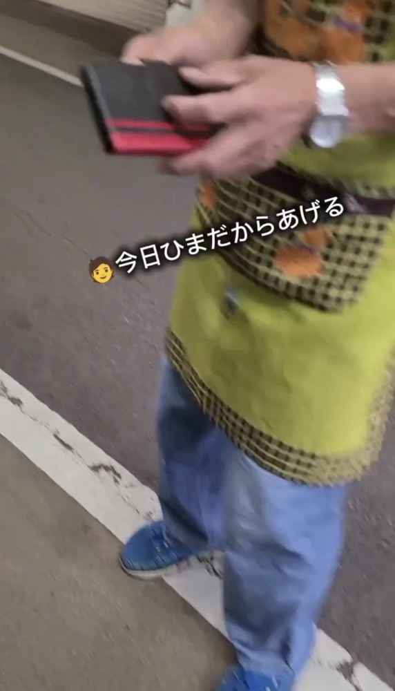 エプロン姿の人