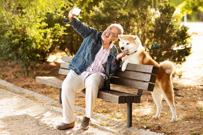 男性と犬