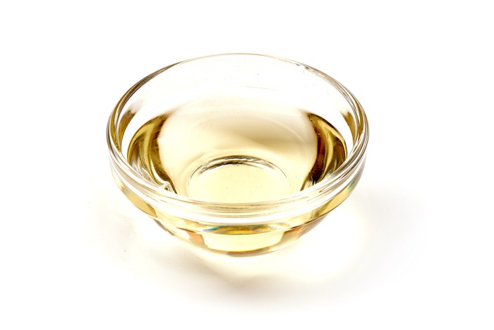 ガラスの器に入った酢