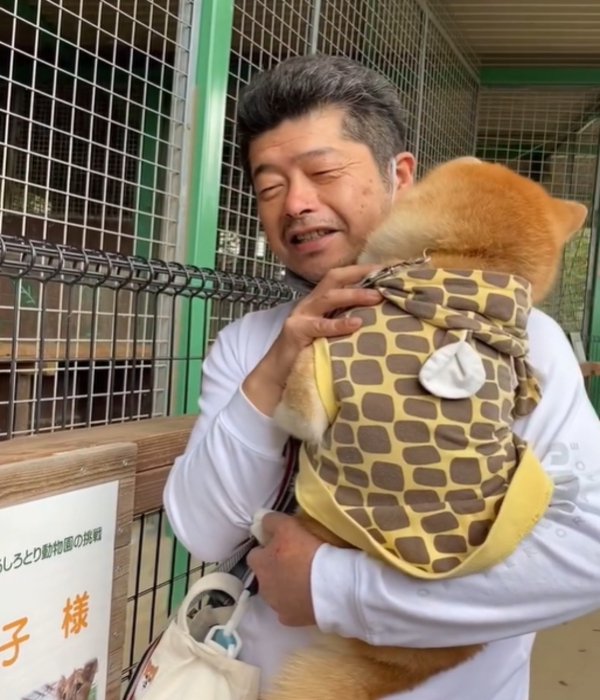 顔をそむける犬1