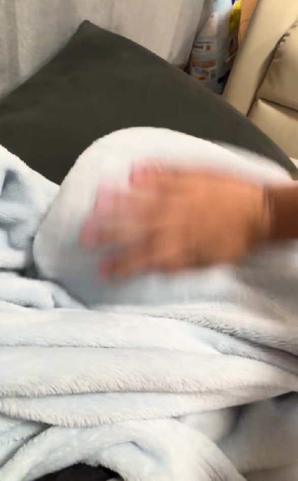 おしゃぶりを盗られちゃった！