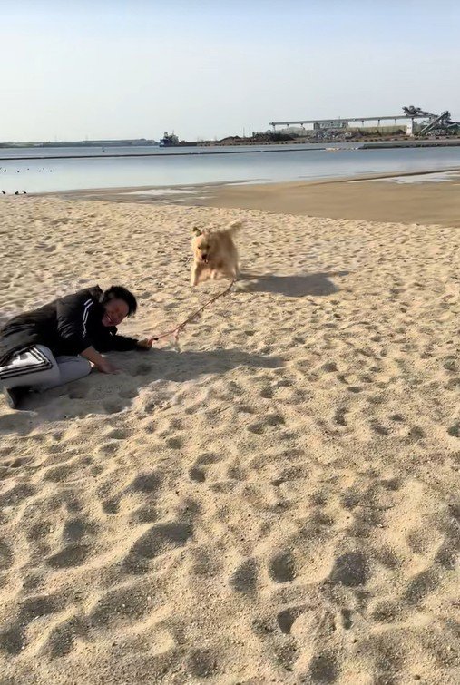 海辺でのハプニング5