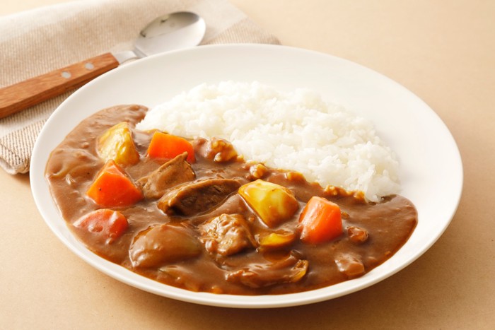 器に盛られたカレーライス