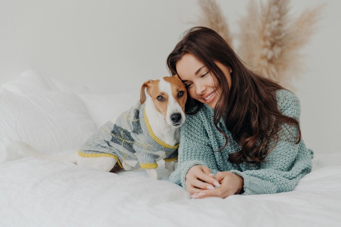 女性と犬