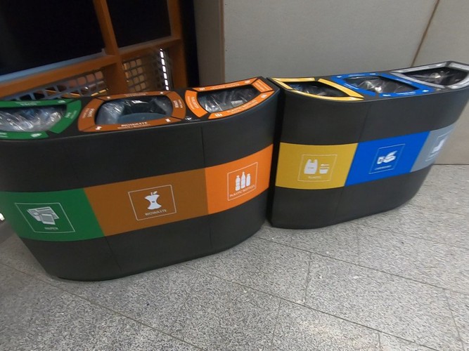 ヴァンター空港のゴミ箱