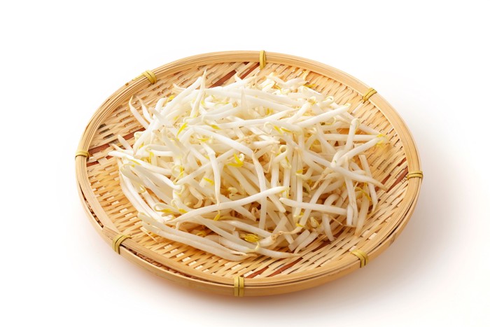 ざるの上に盛られたもやし