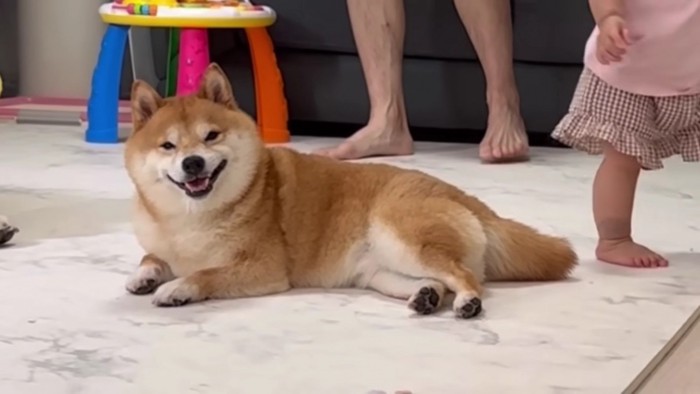 ニヤニヤ…