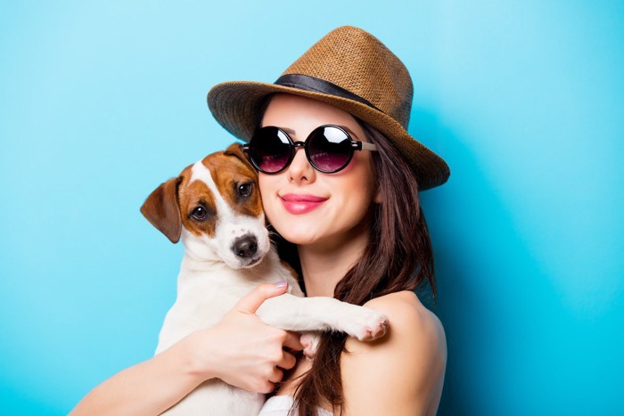 女性と犬