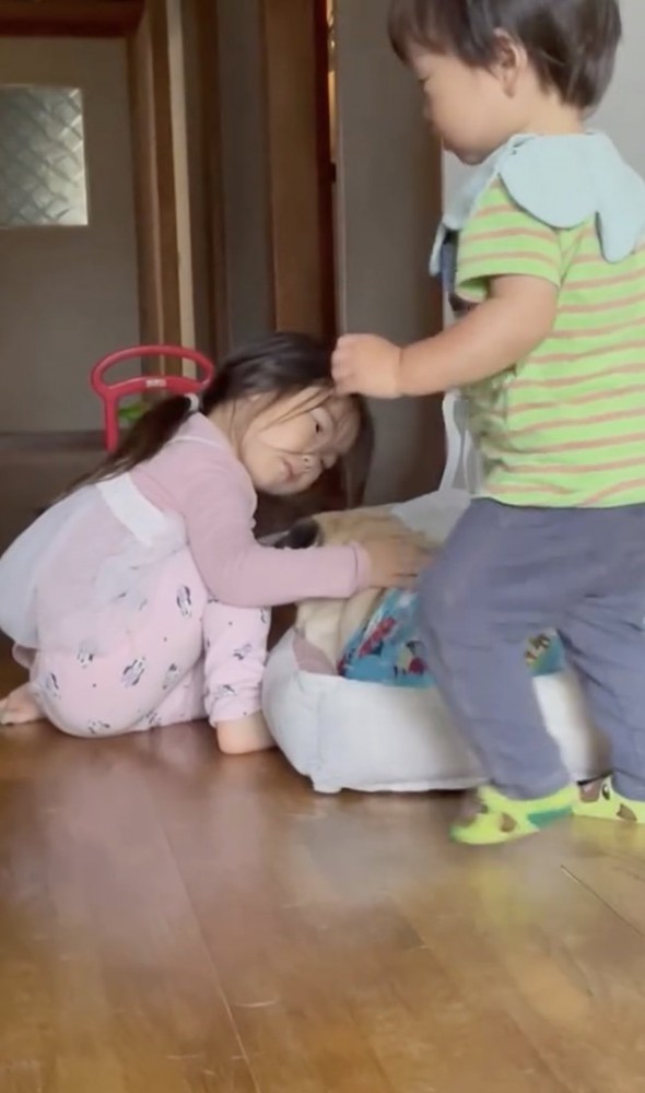 男の子はどこかへ