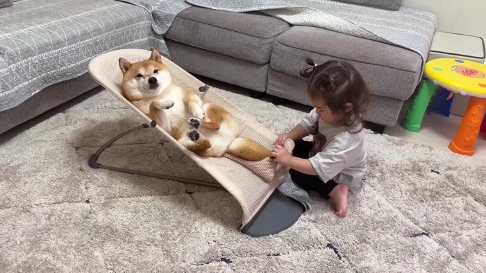 ベルトを留めてあげた